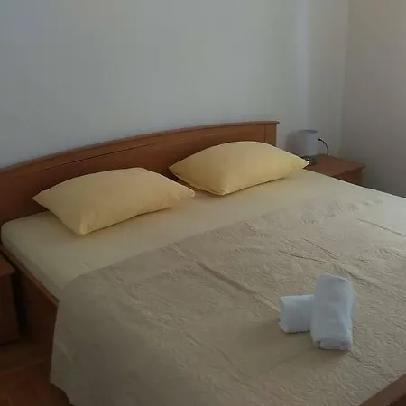 Ivica Apartamento *