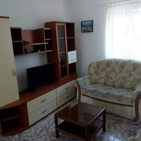 Ivica Apartment *